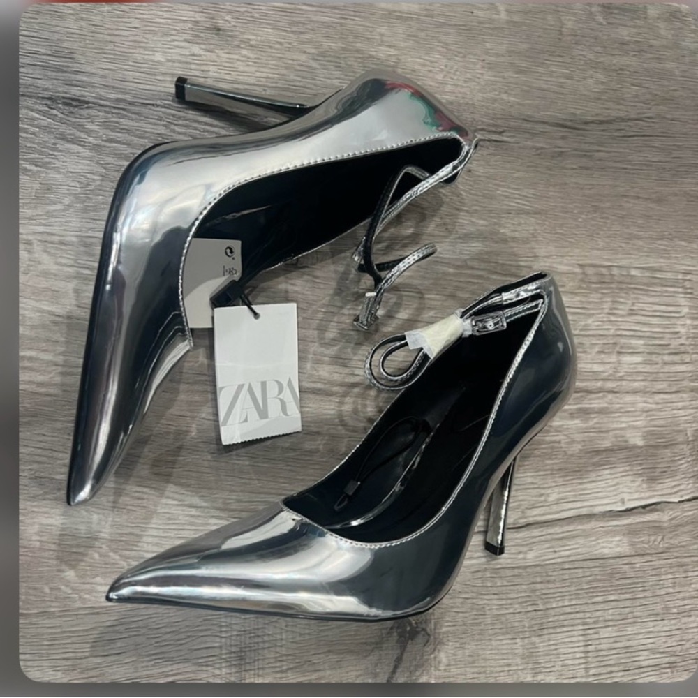 METALLIC HIGH HEELS